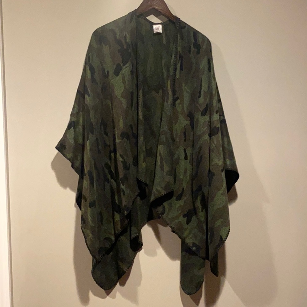 Camouflage Poncho-Style Cardigan